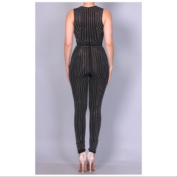 H P . Solid Jumpsuit with pearls. - Picture 4 of 4